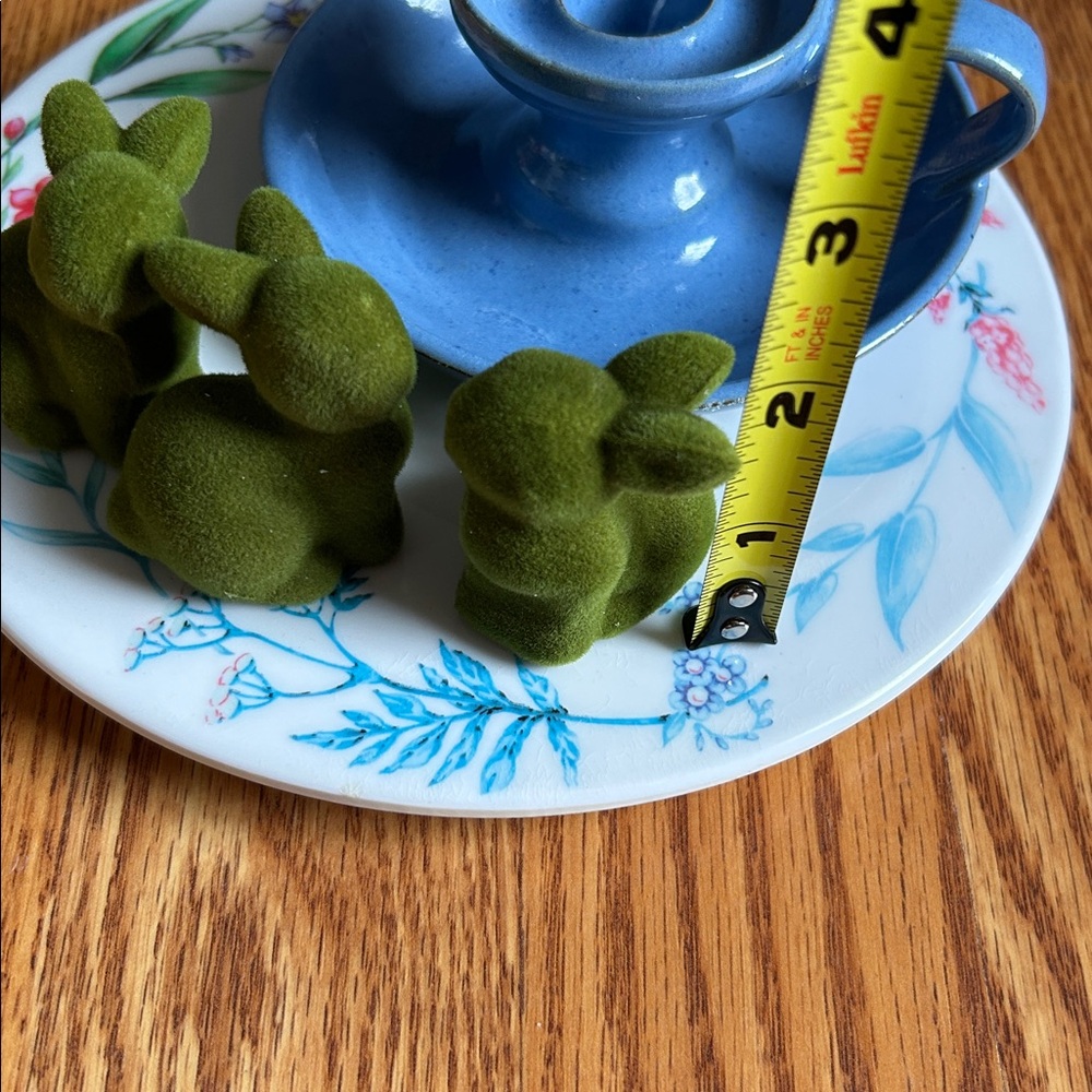 Blue Ceramic Candle Holder with Green Bunny Figurines - Picture 5 of 6